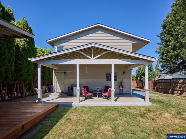 150 S Sheridan St, Mt Angel, OR 97362