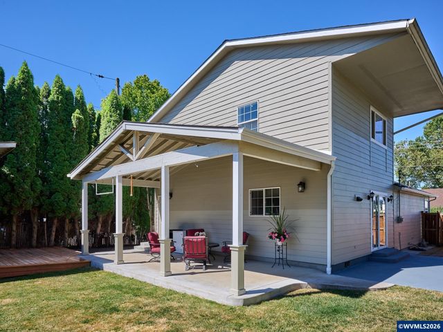 150 S Sheridan St, Mt Angel, OR 97362