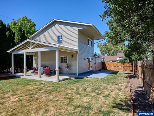 150 S Sheridan St, Mt Angel, OR 97362