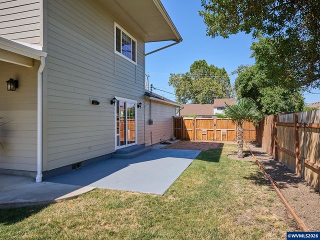 150 S Sheridan St, Mt Angel, OR 97362