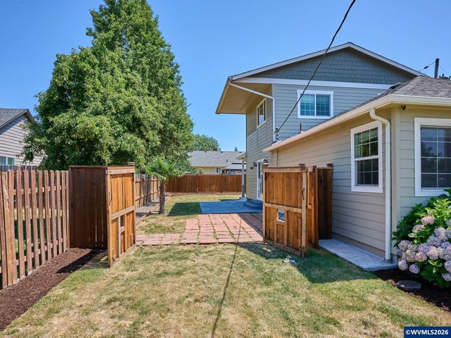 150 S Sheridan St, Mt Angel, OR 97362