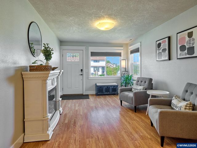 150 S Sheridan St, Mt Angel, OR 97362