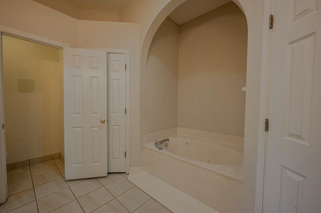 1533 SISKIN DR, Cordova, TN 38016