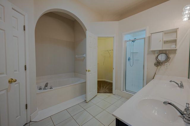 1533 SISKIN DR, Cordova, TN 38016