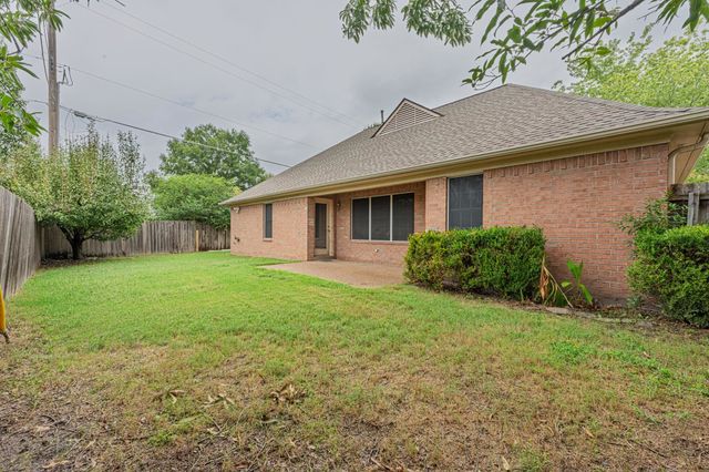 1533 SISKIN DR, Cordova, TN 38016