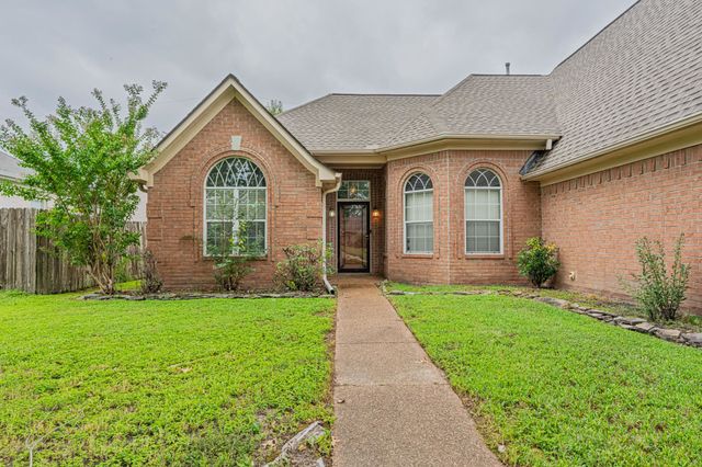 1533 SISKIN DR, Cordova, TN 38016