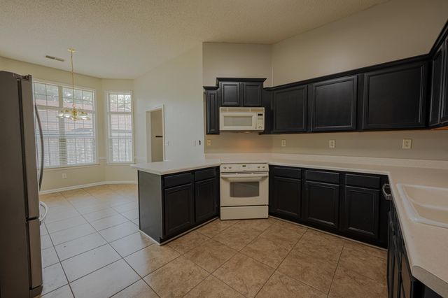 1533 SISKIN DR, Cordova, TN 38016