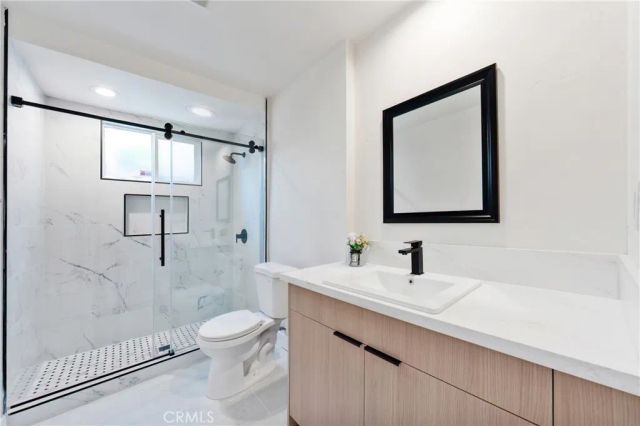 1132 W 55th Street, Los Angeles, CA 90037