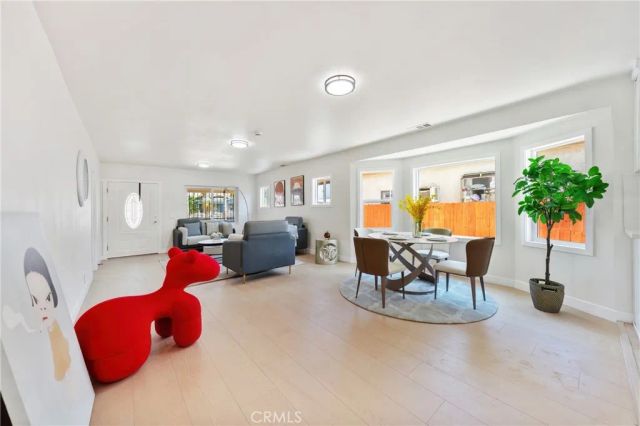 1132 W 55th Street, Los Angeles, CA 90037