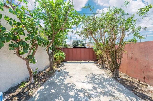 1132 W 55th Street, Los Angeles, CA 90037