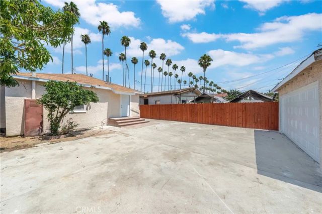 1132 W 55th Street, Los Angeles, CA 90037