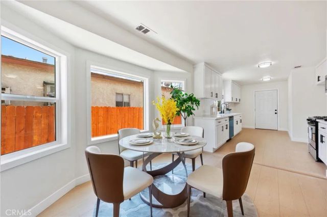 1132 W 55th Street, Los Angeles, CA 90037