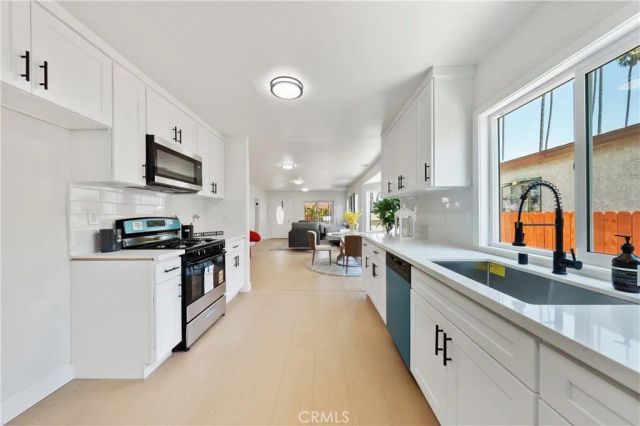 1132 W 55th Street, Los Angeles, CA 90037
