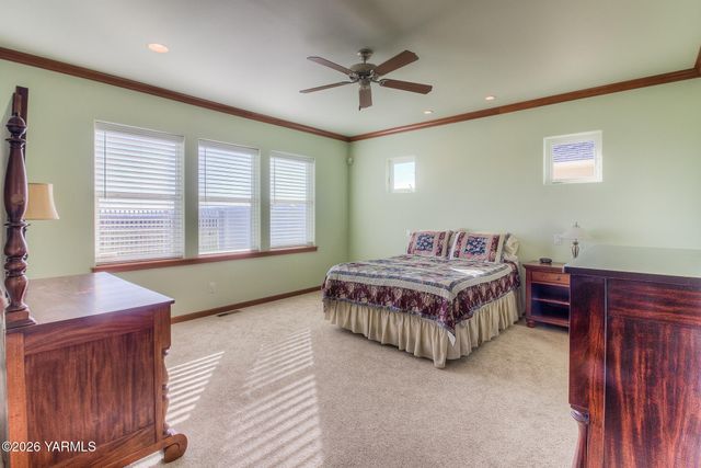 2005 S 87th Ave, Yakima, WA 98903