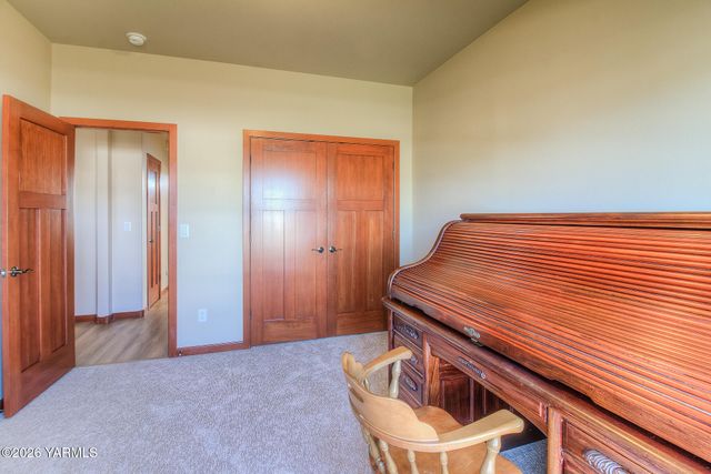 2005 S 87th Ave, Yakima, WA 98903