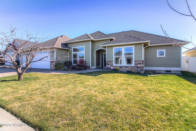 2005 S 87th Ave, Yakima, WA 98903