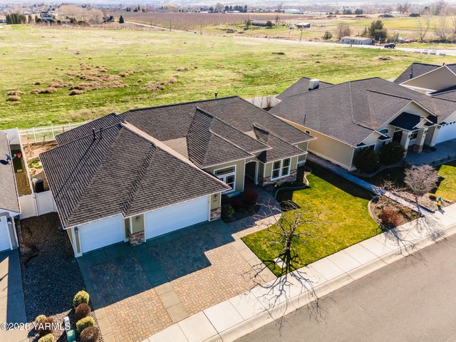 2005 S 87th Ave, Yakima, WA 98903