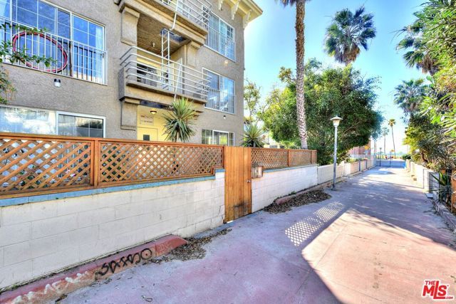 26 Breeze Avenue 7, Venice (los Angeles), CA 90291