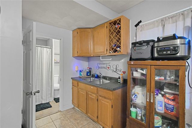 11 Eva Street, Providence, RI 02909