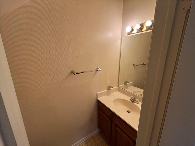 501 Arbor Creek Drive 207, Euless, TX 76039