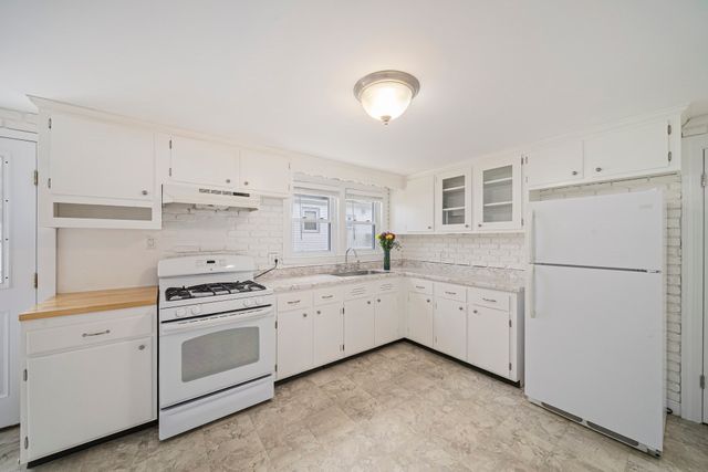 10 Ellswood Street, Boston, MA 02132