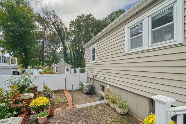 10 Ellswood Street, Boston, MA 02132