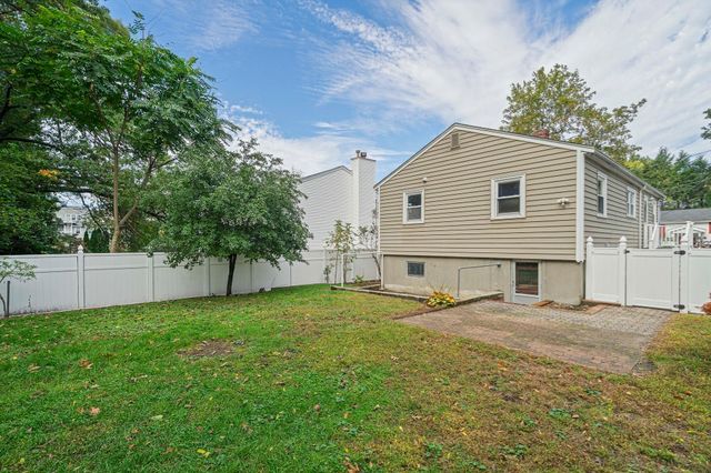 10 Ellswood Street, Boston, MA 02132