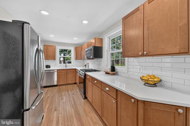 6010 BANGOR DR, Alexandria, VA 22303