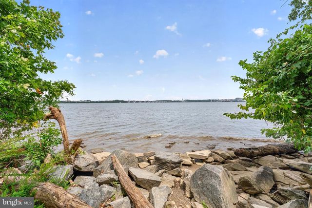 6010 BANGOR DR, Alexandria, VA 22303