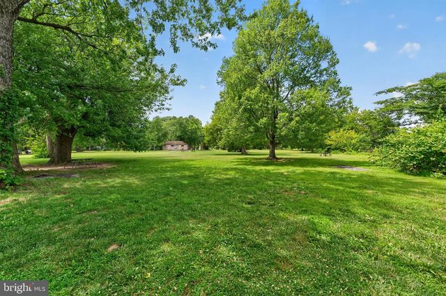 6010 BANGOR DR, Alexandria, VA 22303