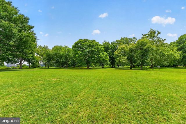 6010 BANGOR DR, Alexandria, VA 22303