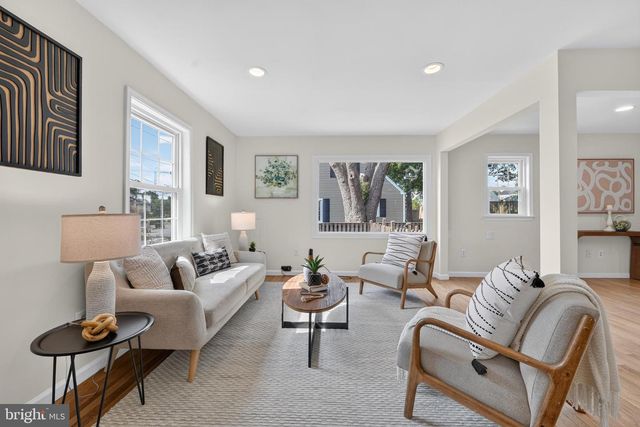 6010 BANGOR DR, Alexandria, VA 22303