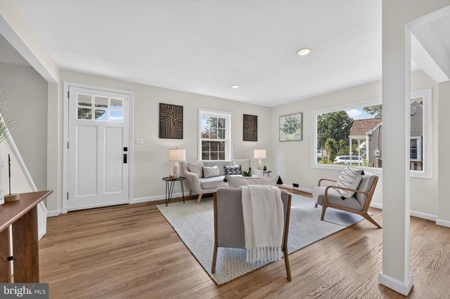 6010 BANGOR DR, Alexandria, VA 22303