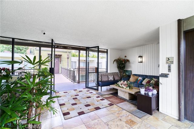 525 S Ardmore 338, Los Angeles, CA 90020