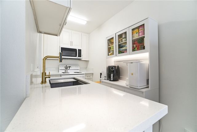 525 S Ardmore 338, Los Angeles, CA 90020