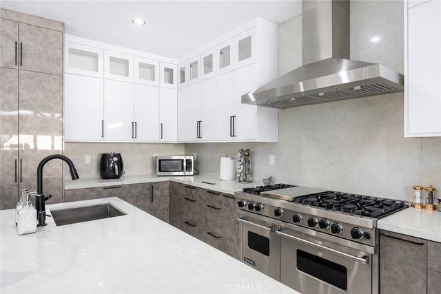 17181 Kingsbury, Granada Hills, CA 91344