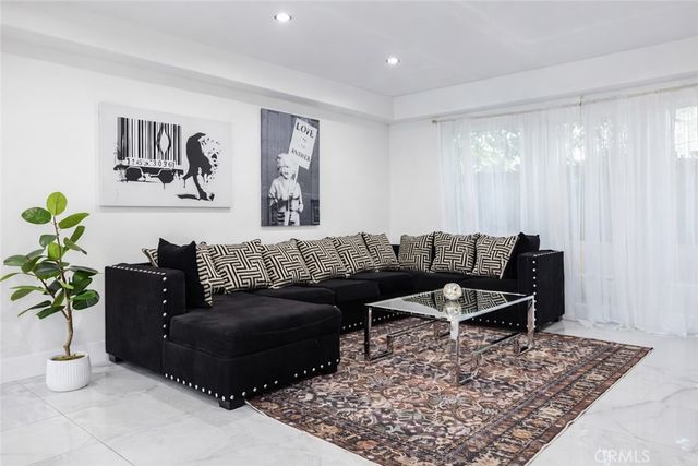 17181 Kingsbury, Granada Hills, CA 91344