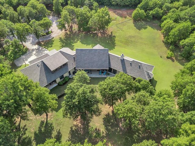 6941 E Coffee Creek Road, Edmond, OK 73034