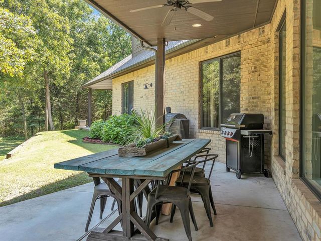 6941 E Coffee Creek Road, Edmond, OK 73034