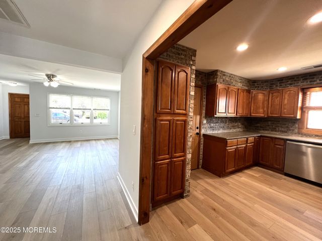 61 Longman Street, Toms River, NJ 08753