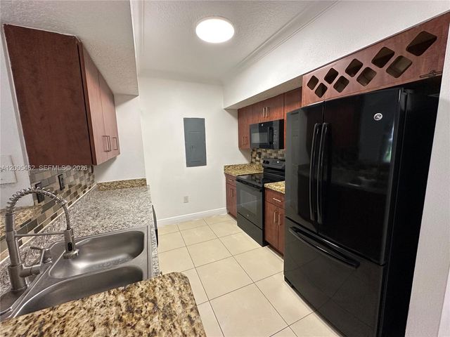 215 SW 117th Ter 14104, Pembroke Pines, FL 33025