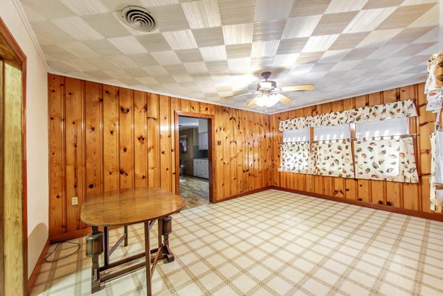 128 St Mary St, Golden Meadow, LA 70357