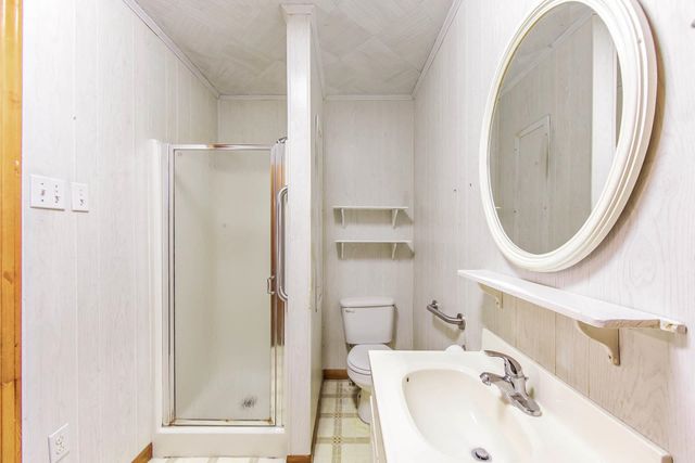 128 St Mary St, Golden Meadow, LA 70357