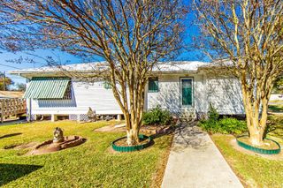128 St Mary St, Golden Meadow, LA 70357