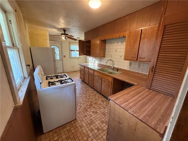 4324 Cambridge Street, Kansas City, KS 66103