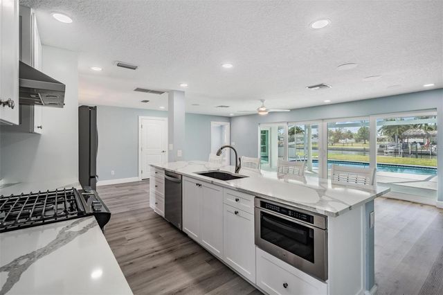 11599 GROVE STREET, Seminole, FL 33772
