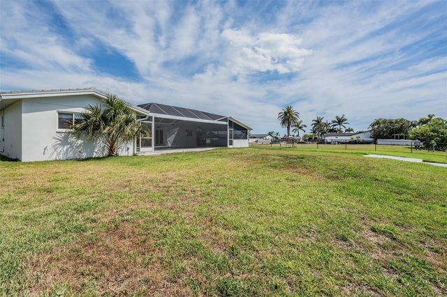 11599 GROVE STREET, Seminole, FL 33772