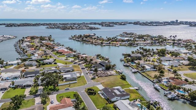 11599 GROVE STREET, Seminole, FL 33772