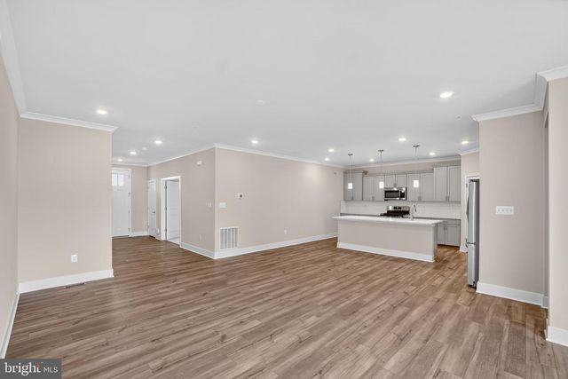 504 WILLOWSHIRE ST, Middle River, MD 21220