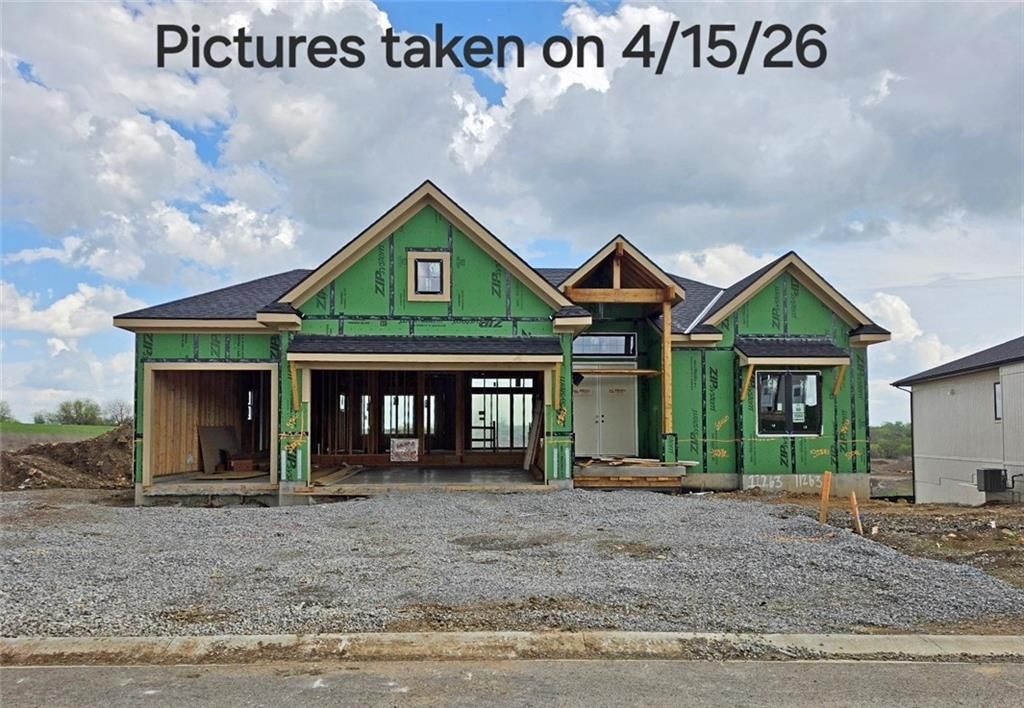 11263 S Sunray Drive, Olathe, KS 66061